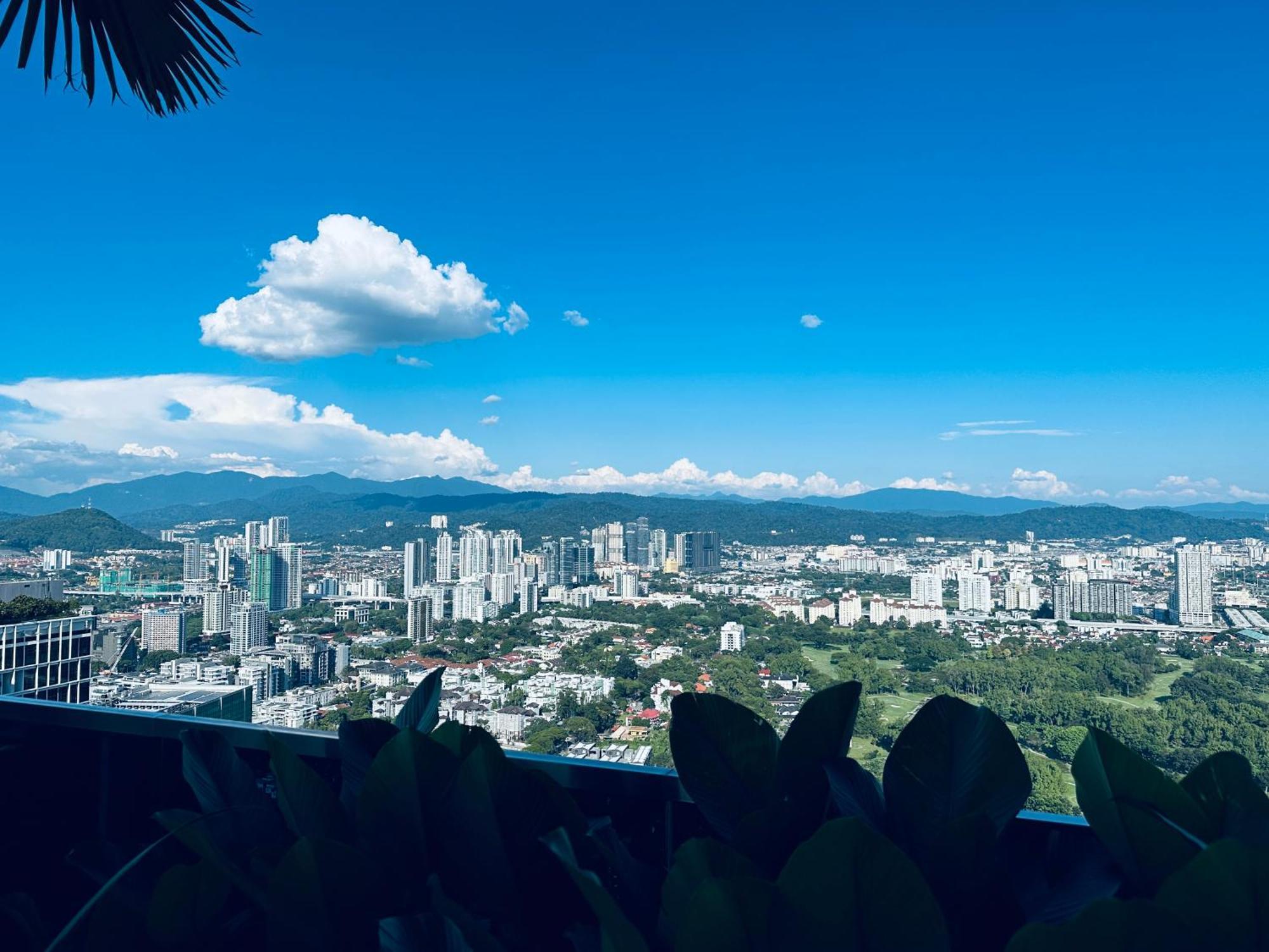 Eaton Service Apartment At Klcc Kuala Lumpur Buitenkant foto