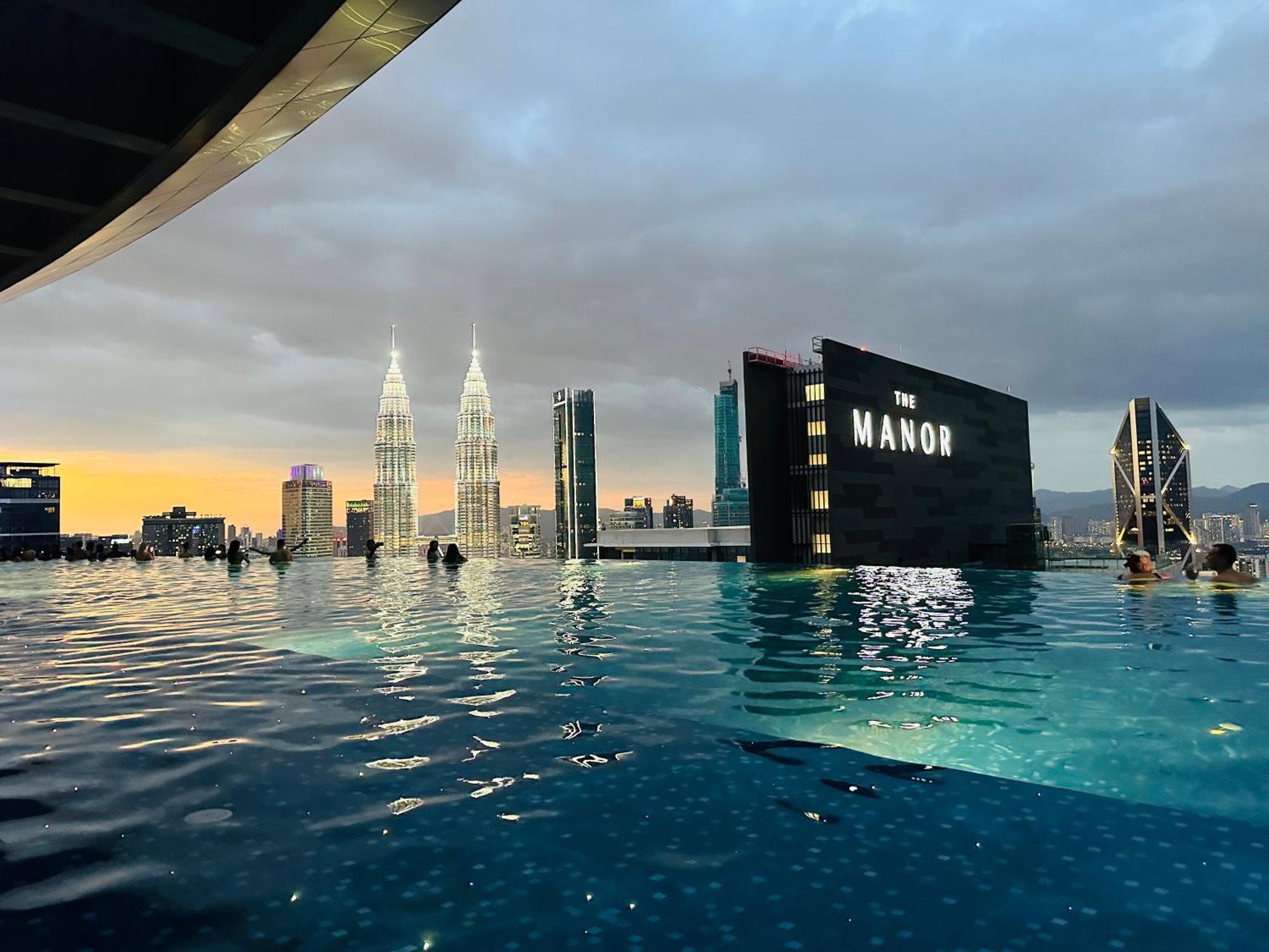 Eaton Service Apartment At Klcc Kuala Lumpur Buitenkant foto